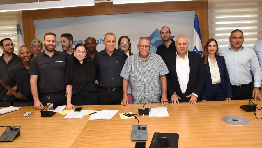 اتفاقية جماعية تاريخية لصالح العاملين في مديرية تطبيق القانون وشؤون الأجانب في سلطة السكان والهجرة